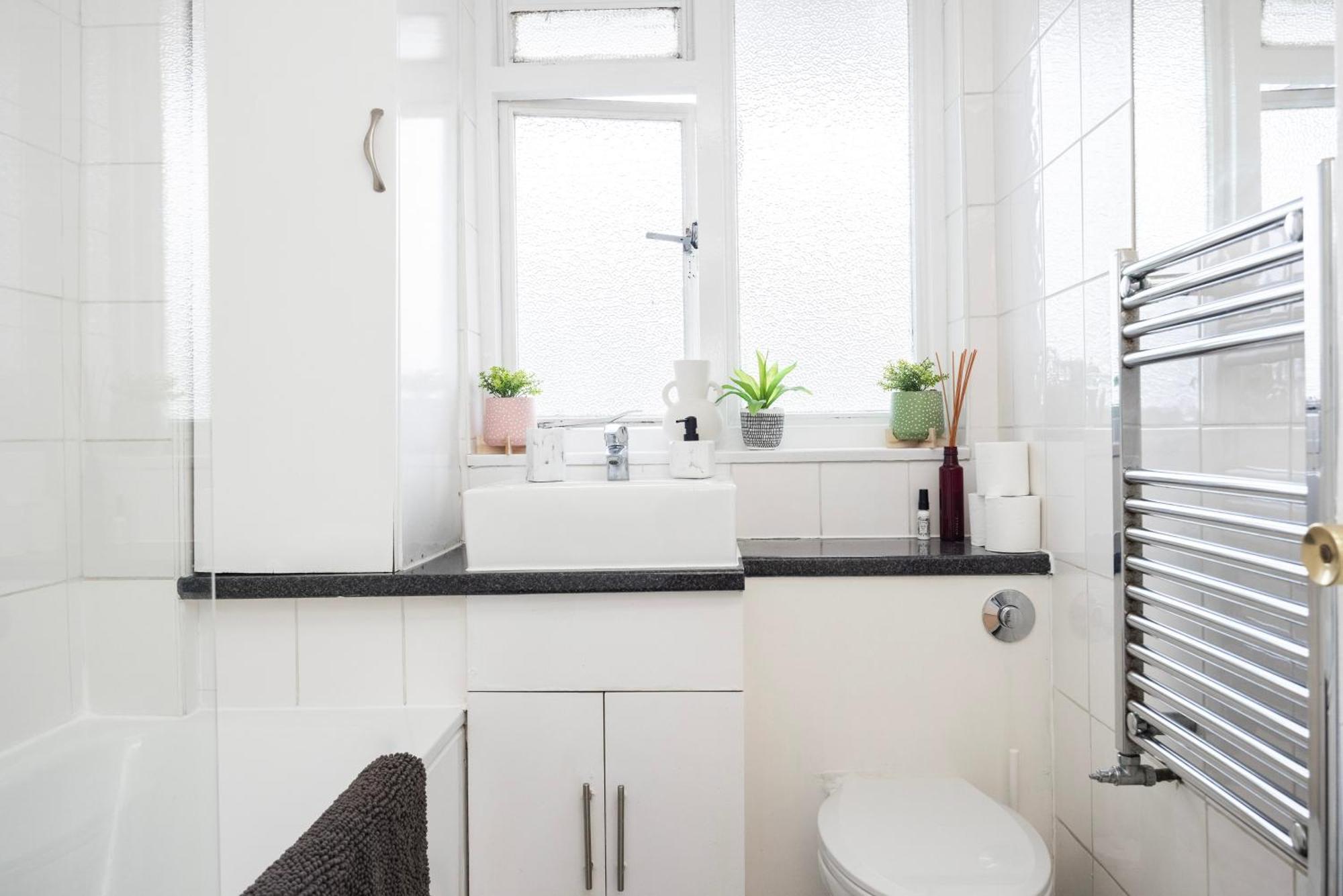 Trendy 4 Bed Apartment Near Vibrant Shoreditch W Balcony And Walking Distance To Tube Londra Exterior foto